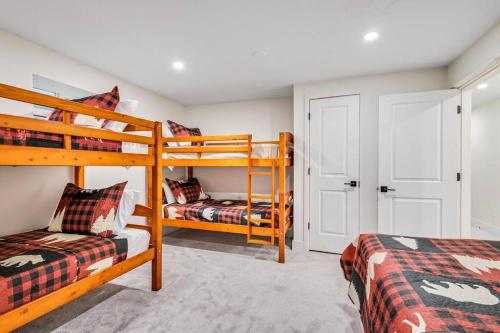 5bed/3.5bath Eagle Vail/HotTub Many Extras! in Avon, USA
