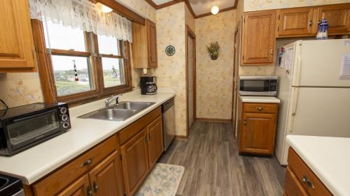 Oceanside, Close to Beach Access, Community Pool, Ocean Views, KHSDC2, Sea Dunes C2 in Kitty Hawk (NC)