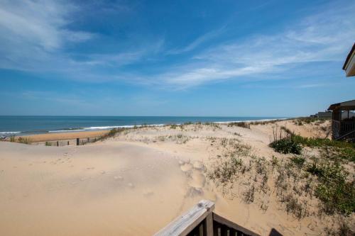 OCEANFRONT, Ocean Views, Close to Beach, Close to Shopping, KH55, Carolina Dream in Kitty Hawk (NC)