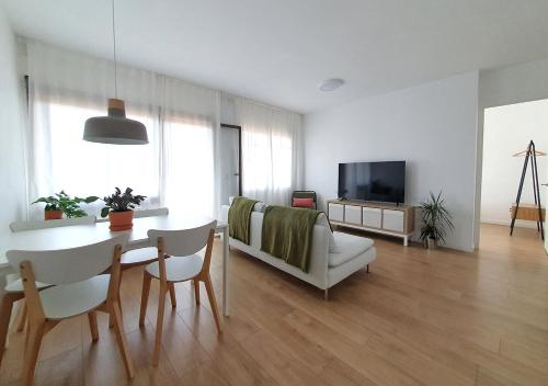 Acojedor piso cerca del metro - Apartment - Cornellà de Llobregat