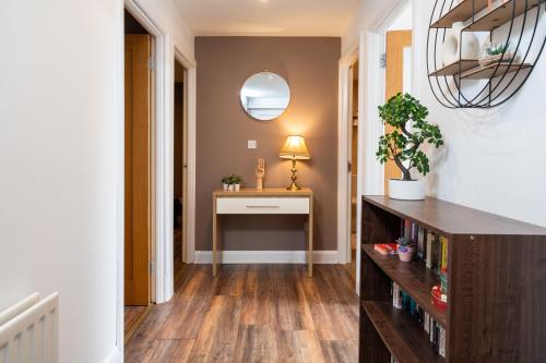 Bejárat, Cosy Modern City Centre 2 Bed Apartment in Albertbridge