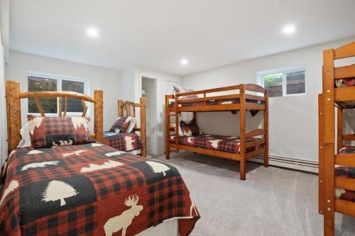 5bed/3.5bath Eagle Vail/HotTub Many Extras! in Avon, USA