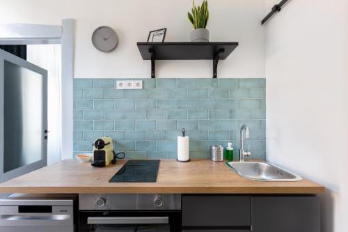 Central and Cozy Studio in The Jewish Quarter - Tap to explore photos