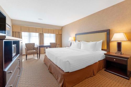 Best Western Plus Emerald Isle Hotel