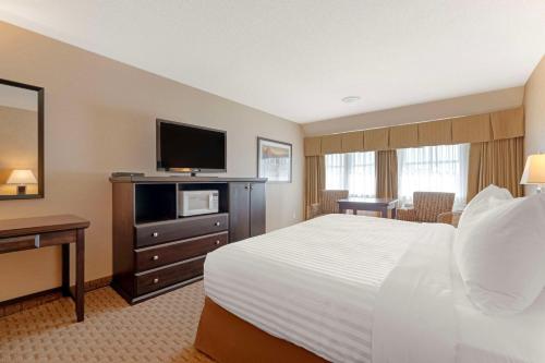 Best Western Plus Emerald Isle Hotel