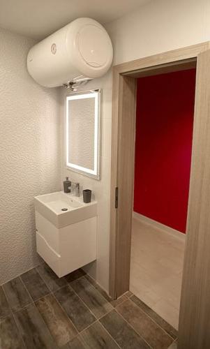 Magenta Apartment with free WiFi, София (фото 9)