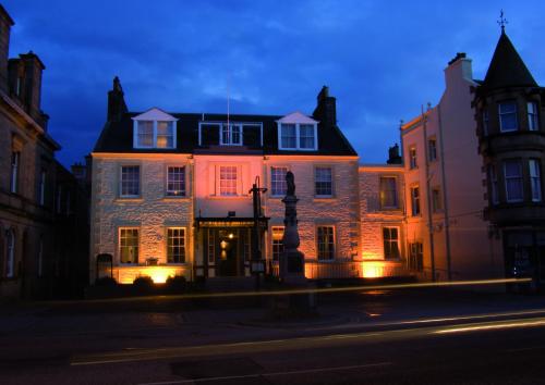 The Tontine Hotel, , Borders