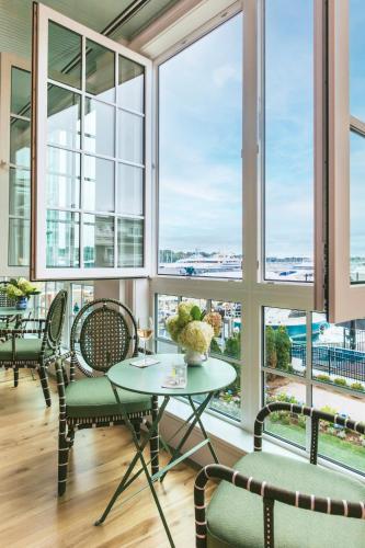 景觀, Gardiner House in 新港周邊