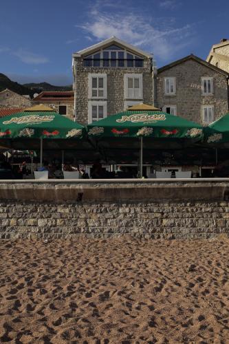 Apartments Galija Petrovac Lux - image 11