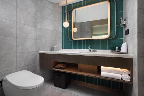 Home2 Suites by Hilton Beijing West Station – Beijing, NY