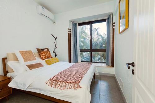 Sunny Apartment, minutes to beach photo 4