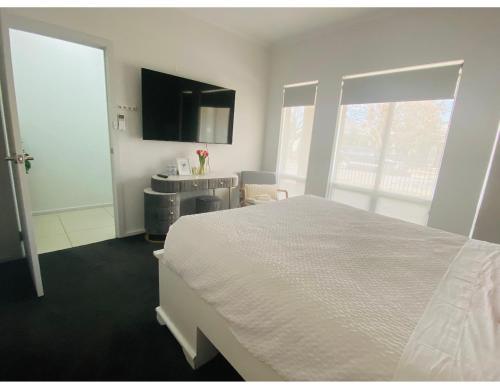 Modern Private room with ensuite in Smithfield Plains