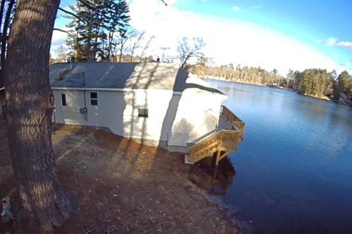 Tranquil 4br lakefront home with wrap around deck