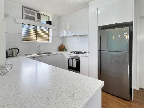 Konyha, Captain's Rest - Seaside Lifestyle on West Beach in West Beach