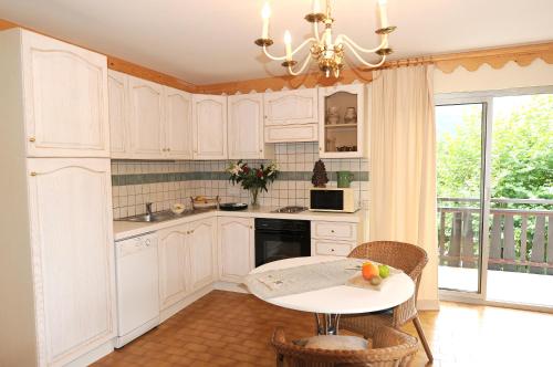 Studio (3 Adults)