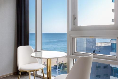 Sun Cloud Hotel Room Type - Swimming pool PKG for 2 people - Family Room with partial Sea View