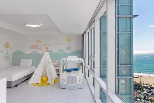 Sun Cloud Hotel Room Type - Kids Suite with City View