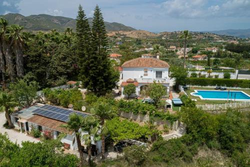 Lovely holiday residence - delicious pool and Padel - 6 bedrooms