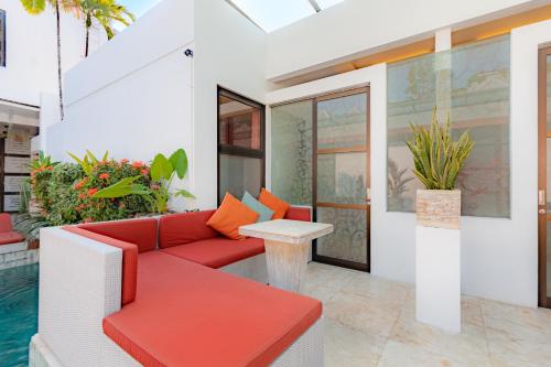One-Bedroom Poolside Terrace Suite image 7