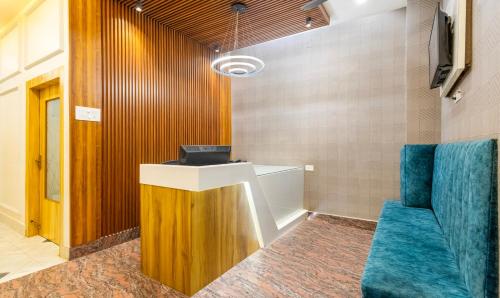 OYO Flagship 90939 Hotel Royal Palace