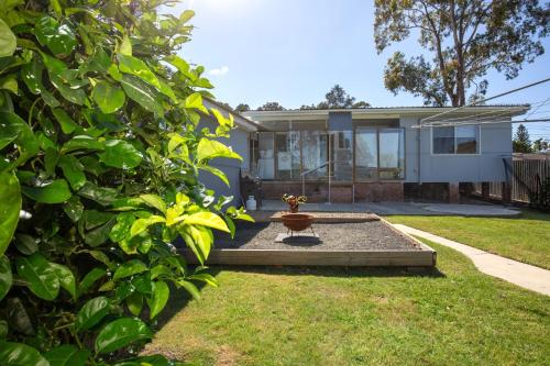 Tranquility - Pet Friendly with Fire Pit - 5 Mins Walk to Basin