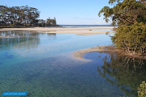 Tranquility - Pet Friendly with Fire Pit - 5 Mins Walk to Basin