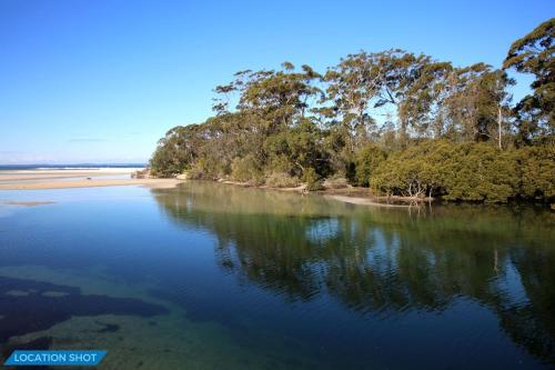 Tranquility - Pet Friendly with Fire Pit - 5 Mins Walk to Basin