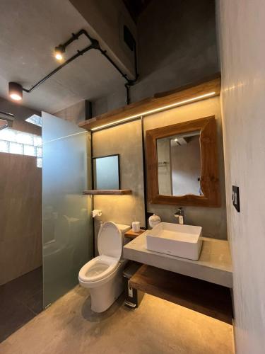 One-Bedroom Apartment image 3