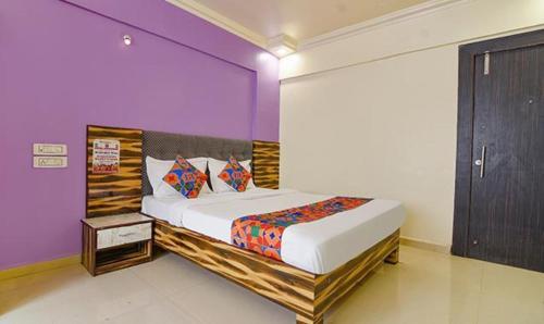 . FabHotel Kohinoor Residency