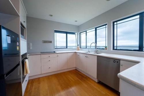 Family Friendly Oceanview Howick Home - Pets+, Auckland (zdjęcie 5)