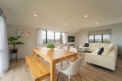 Family Friendly Oceanview Howick Home - Pets+, Auckland (zdjęcie 4)