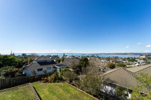 Family Friendly Oceanview Howick Home - Pets+, Auckland (zdjęcie 2)