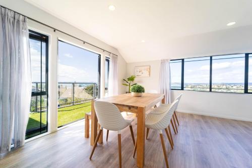 Family Friendly Oceanview Howick Home - Pets+, Auckland (zdjęcie 3)