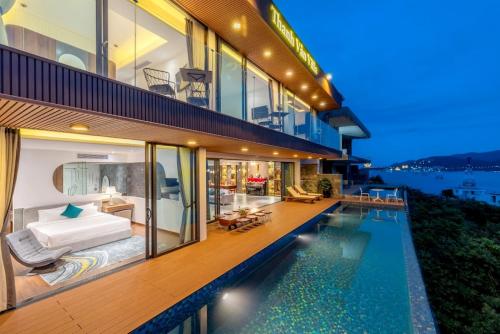 Nha Trang Oceanfront Luxury Villa Anh Nguyen