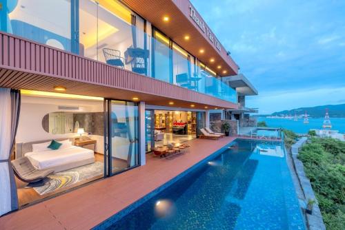 Nha Trang Oceanfront Luxury Villa Anh Nguyen