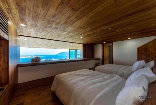 Nha Trang Oceanfront Luxury Villa Anh Nguyen