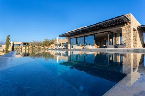 Villa Mamasana - New Magnificent Villa with Infinity Pool & Tennis!