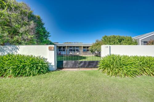 Peaceful Seaside Cottage