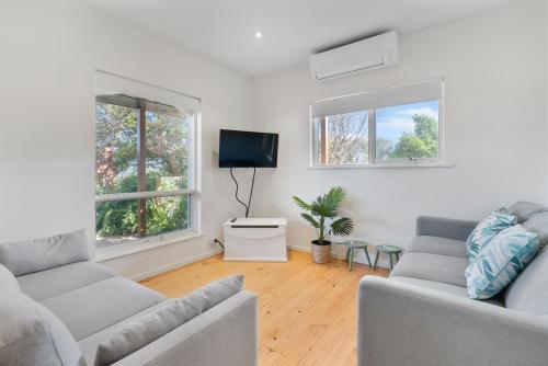 Sea View Timber Escape