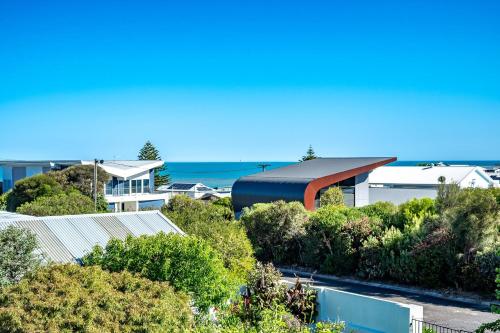 Sea View Timber Escape