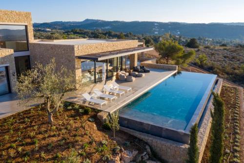 Villa Mamasana - New Magnificent Villa with Infinity Pool & Tennis!