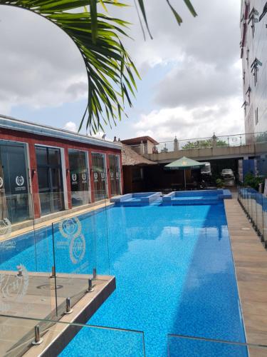 สระว่ายน้ำ, Capitole Hotel in อาบิดจัน