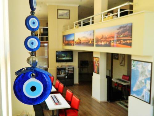 Hotel Crowded House - image 8
