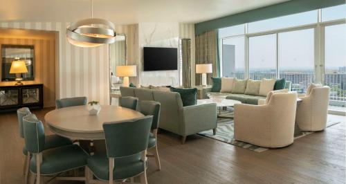 The Beverly Hilton, Лос-Анджелес (фото 8)