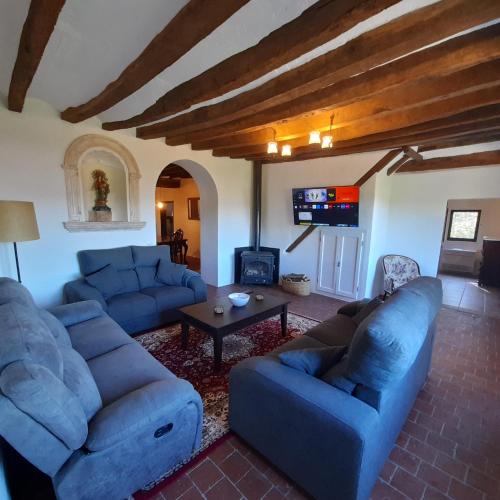 Mas Puig De Baix with private Pool and gardens in Sant Cristofol de les Fonts