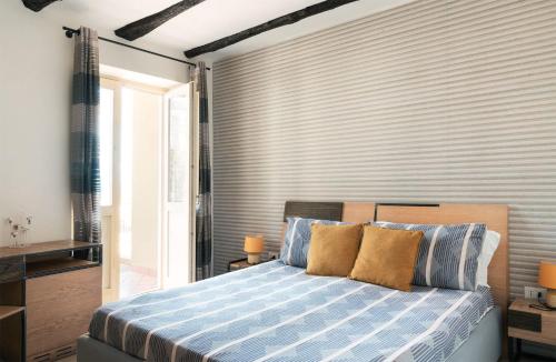 Deluxe Double Room with Balcony and Sea View image 10