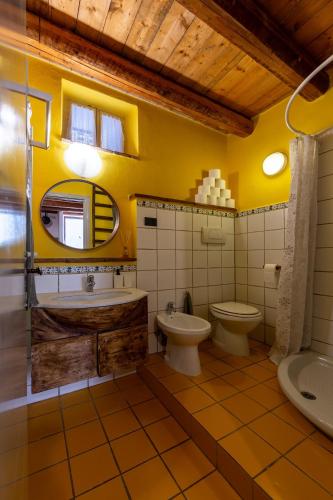 Bathroom, Relais Castel d'Emilio - Casa VERDE in Agugliano