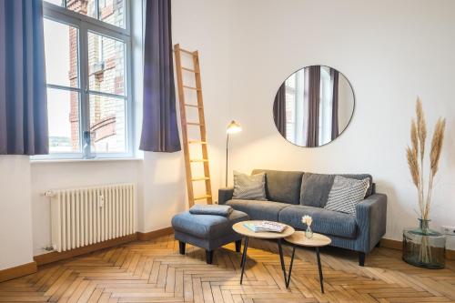 SCHWARZLINS LoftRaum - Stilvolles Apartment mit Smart TV, NETFLIX, Disney Plus, schnellem WLAN, Parken, Nespresso in Sankt Ingbert, Deutschland