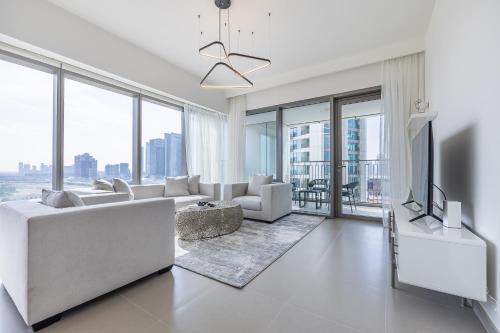 3BDR with Maid Room I Downtown I Burj Khaliva View - image 4