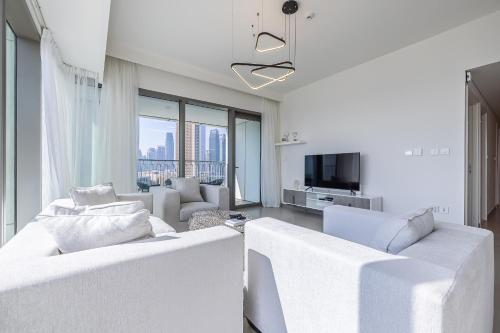 3BDR with Maid Room I Downtown I Burj Khaliva View - image 10